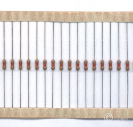 REZYSTOR 0,25W (1/4W) 8,2K ohm 5% (100 SZTUK)