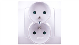 Karo Gniazdo Podwójne Z/U Z Przesłonami Srebrny Perłowy Gp-2Szp/43