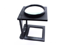 LUPA SKŁADANA 75mm 3x NA PODSTAWCE