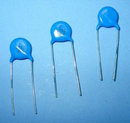 4,7nF/3kV 7,5mm 20% KOND.CERAM.100SZT