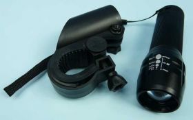 LATARKA ROWEROWA CREE LED ZOOM Z UCHWYT.