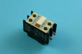 PRZEDNI STYK POM.TR1D/F,TR1E 1xNC/1xNO