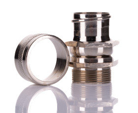 Łącznik do kanałów kablowych RS PRO gwint M32 32mm Przegub Mosiądz IP54 Srebrny