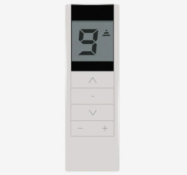 Dziewięciokanałowy pilot wyposażony w czytelny wyświetlacz LCD pokazujący numer kanału. Pilot wyświetla kierunek pracy napędu, k