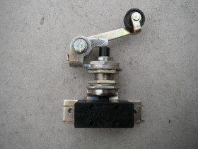 MPO-3 wyłącznik krańcowy z napędem teleskopowym FAEL