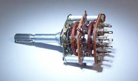 PRZEŁĄCZNIK OBROTOWY 6 POZYCJI 4 OBWODY