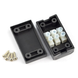 Kostka elektryczna 3pin 8A/450V w obudowie