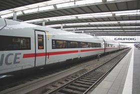 Wagon osobowy Piko H0 58590 H0 zestaw 2 samochodów dostawczych BR 412 ICE 4 DB AG 2. klasa