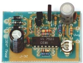 J-32 ZASILACZ DO WALKMANA