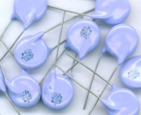 4,7nF/X1-400V AC; Y2-250V AC r=10mm KONDENSATOR (10 SZTUK)