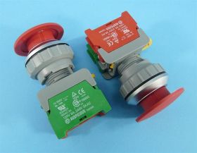 XE30-1-0/C-R PRZYCISK 3A/250V 30mm BEZPI