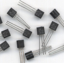 2SA719 PNP 0,5A 30V TRANZYSTOR