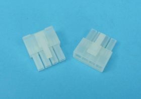 MFH-04x1F OBUDOWA GNIAZDA r=4,2mm FEMAL