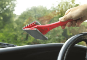 Microfibre dry cleaner for car windows