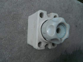 Gniazdo bezpiecznika 25A 500V typ 476-3 otwarte z pokrywą