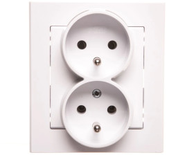 SONATA Gniazdo podwójne z/u z niezmiennością faz białe GP-2RC/00