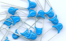 47pF/3000V r=7,5mm KONDENSATOR (10 SZTUK)