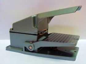 PRZEŁĄCZNIK PEDAŁ SFMP-1