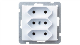 Sonata Gniazdo Potrójne B/U 2,5A Euro Białe Gp-3R/M/00