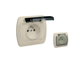 AKORD Gniazdo pojedyncze z uziemieniem IP44 z przesłonami torów prądowych zaciski śrubowe klapka transparentna beżowe AGZ1Bze/12