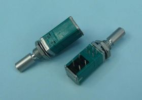 RK097122200G 2x50k LOG.13mm POTEN.POD+WY
