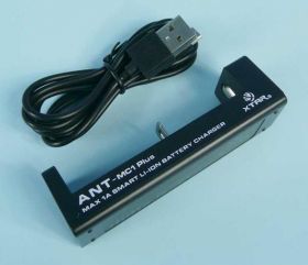 ŁAD.AKUM.Li-ION 1x18650 XTAR MC-1+ANT