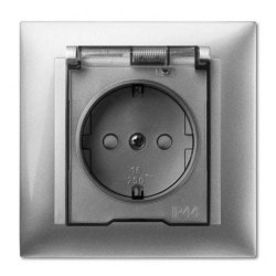 Sentia Gniazdo bryzgoszczelne z/u Schuko IP44 z klapką transparentną z przesłonami srebrny połysk 1469-11