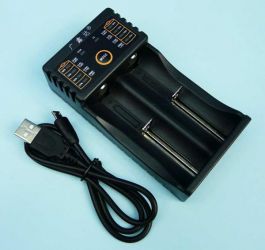 ŁAD.2x18650 AA/AAA/10440/14500 1A USB