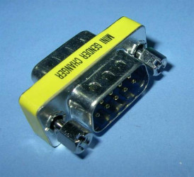ADAPTOR DB-9F/DB-9M GENDER CHANGER