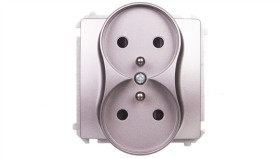 Simon Basic Gniazdo Podwójne Z/U 16A, 250 V Stal Inox Bmgz2mz.01/21