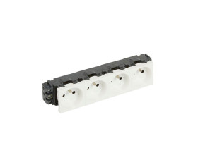 MOSAIC Gniazdo poczwórne z uziemieniem do kanałów DLP z przesłoną zaciski śrubowe białe 077334 LEGRAND