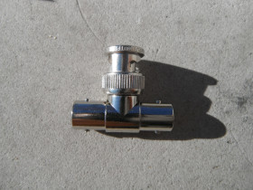 Trójnik BNC Wtyk BNC 2 x Gniazda BNC