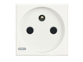 AXOLUTE Gniazdo z uziemieniem 2P+Z 16A biały HD4142 LEGRAND