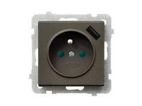 SONATA Gniazdo pojedyncze z uziemieniem z przesłonami torów prądowych z ładowarką USB czekoladowy metalik GP-1RZPUSB/m/40 OSPEL