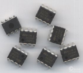 24C04 DIL8 UKŁAD SCALONY