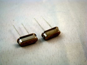 Rezonator kwarcowy 16.000MHz WTL HC49/S niski;przewlekany (THT);Pbf