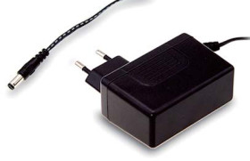 Adapter AC/DC Uwy 9V dc Iwy 2A Złącze 2,1 x 5,5 x 11 mm, biegun dodatni w środku 18W typ wtyczki: Typ C