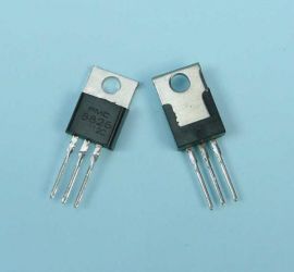 2SB-825 PNP 7A/50V/40W TO-220 TRANZYSTOR