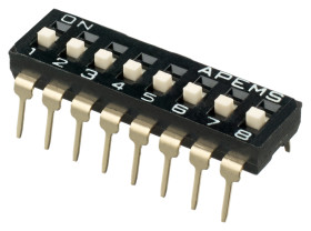 Przełącznik DIP 8-pozycyjny SPST THT 100 mA przy 50 V DC (liniowy), 25 mA przy 24 V DC (impulsowy) -20 → +85°C