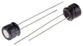 Kondensator 22μF 35V dc Radialny, Otwór przelotowy RS PRO roztaw: 2.5mm 6 (Dia.) x 5mm