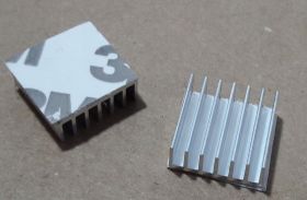 UNIWESALNY RADIATOR 14x14x6mm SAMOPRZYLEPNY