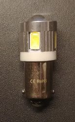 Żarówka LEDOWA 10-30V BA9S 6 diod SMD5730 biała