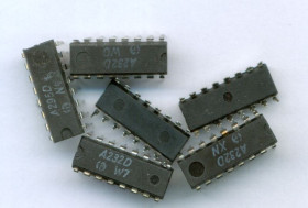 A232D (=TDA2532) UKŁAD SCALONY