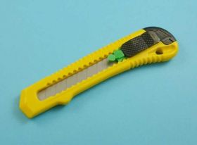 NÓŻ OPP STANLEY 18mm