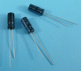 4,7uF/100V 100SZT 5x11 105°JAM ELKO