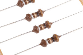 Cewka indukcyjna 1 μH 2.2A Osiowe ±10% Q: 40 80mΩ Rdc rdzeń ferrytowy