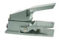 PN10TFS-MT Przełącznik nożny monostabilny (chwilowy) 10A SPDT ON-(ON)