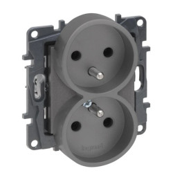 Niloe Step Gniazdo zasilające podwójne 2x2P+Z do ramek wielokrotnych, zaciski śrubowe, bez przesłony styków stalowy 863432