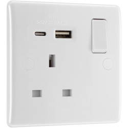 BG 821UAC18 White Nexus 13A 1G Sw Skt &#x2B; USB A &#x2B; C (18W)