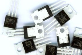 STP7N60 (= STK0760) (OPAK. 100 SZTUK) 7A 600V TO-220 TRANZYSTOR